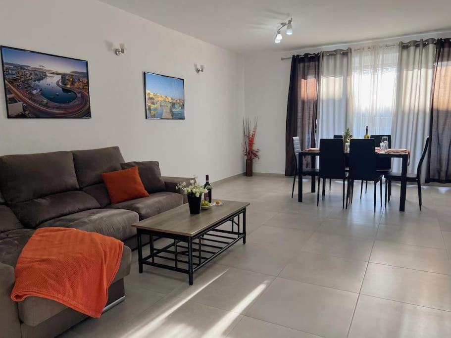 Modern Apartment In Marsaskala Ngoại thất bức ảnh